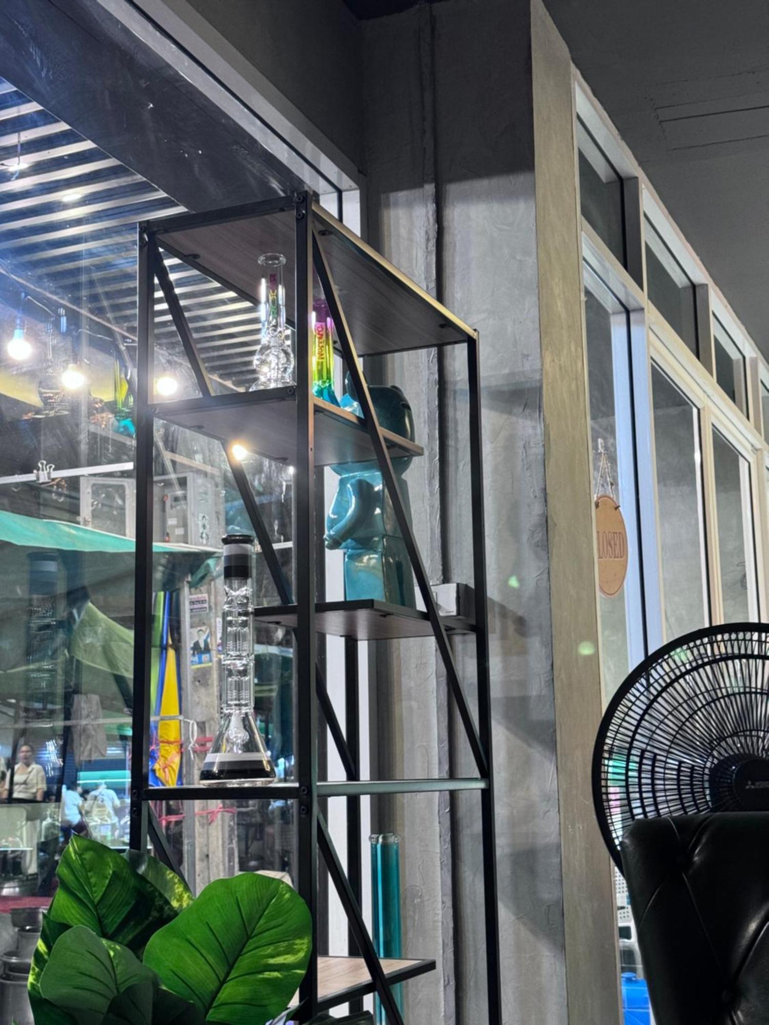 Bud Brew Beyond Dispensary And Hotel 曼谷 外观 照片
