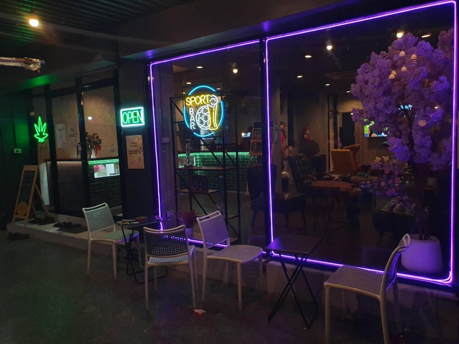 Bud Brew Beyond Dispensary And Hotel 曼谷 外观 照片