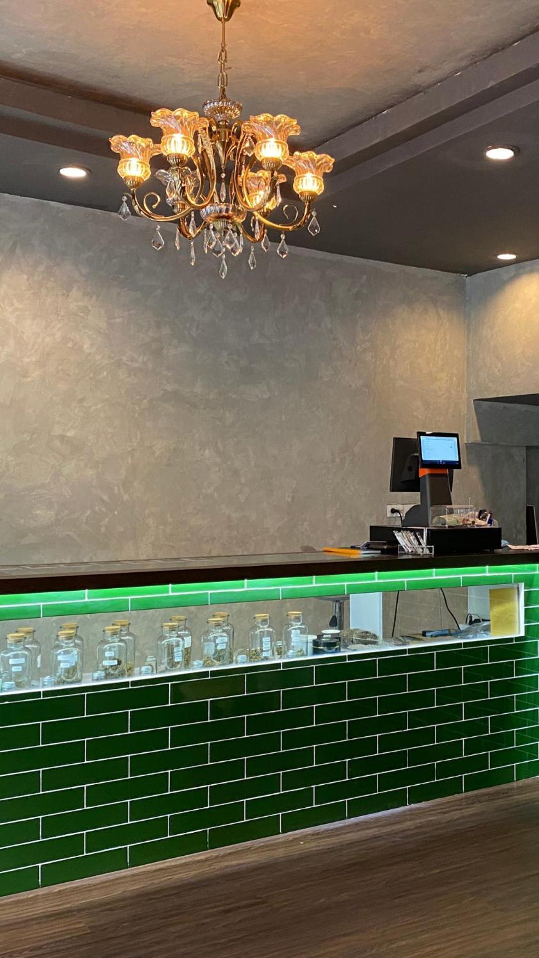 Bud Brew Beyond Dispensary And Hotel 曼谷 外观 照片