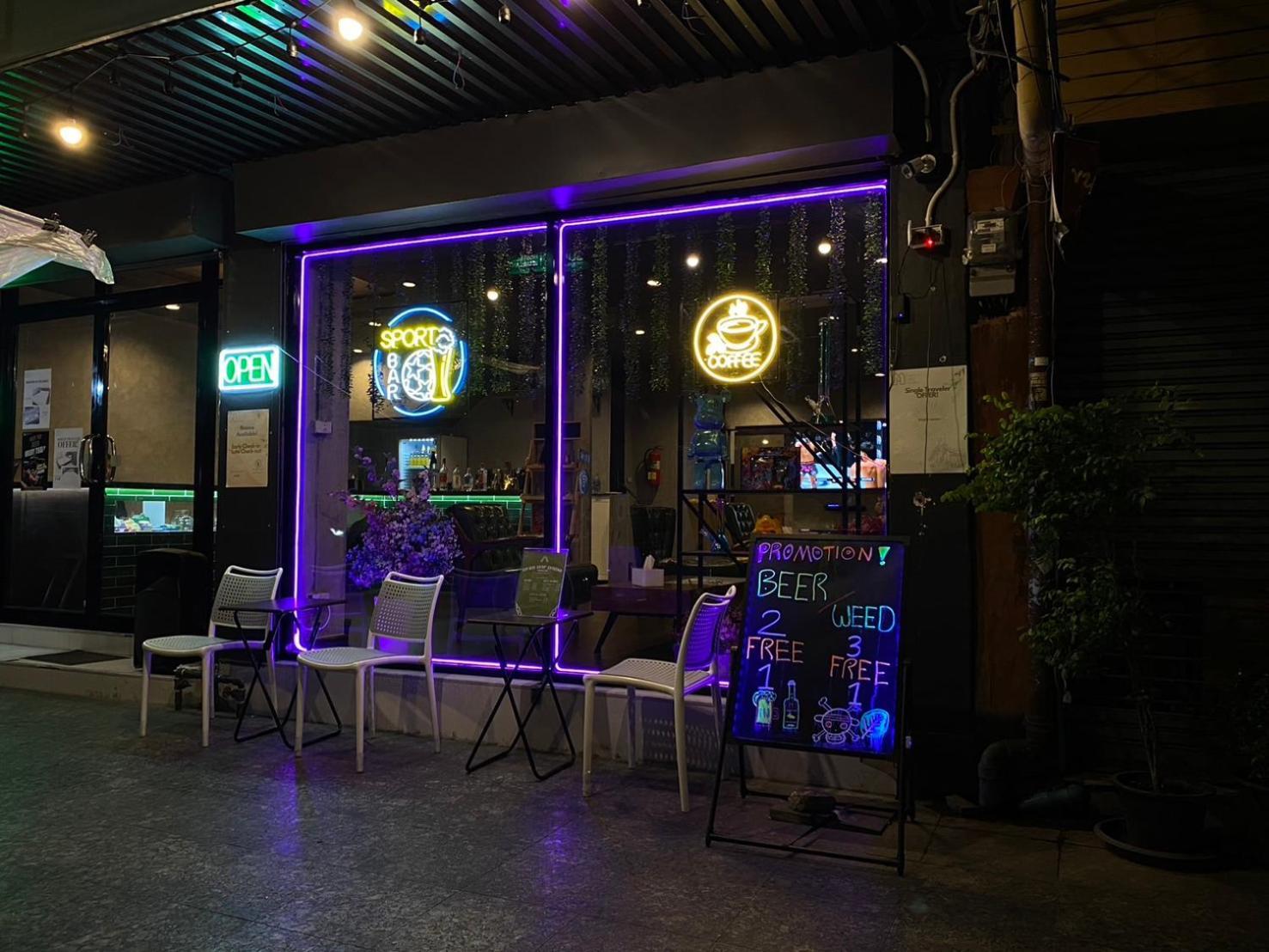 Bud Brew Beyond Dispensary And Hotel 曼谷 外观 照片