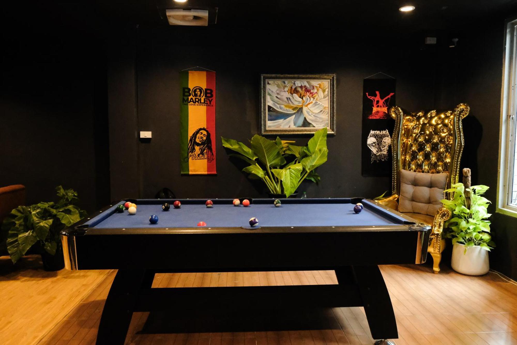 Bud Brew Beyond Dispensary And Hotel 曼谷 外观 照片